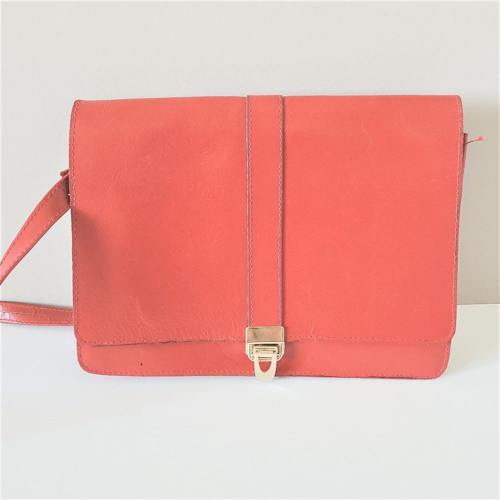 Vintage red leather purse/handbag.